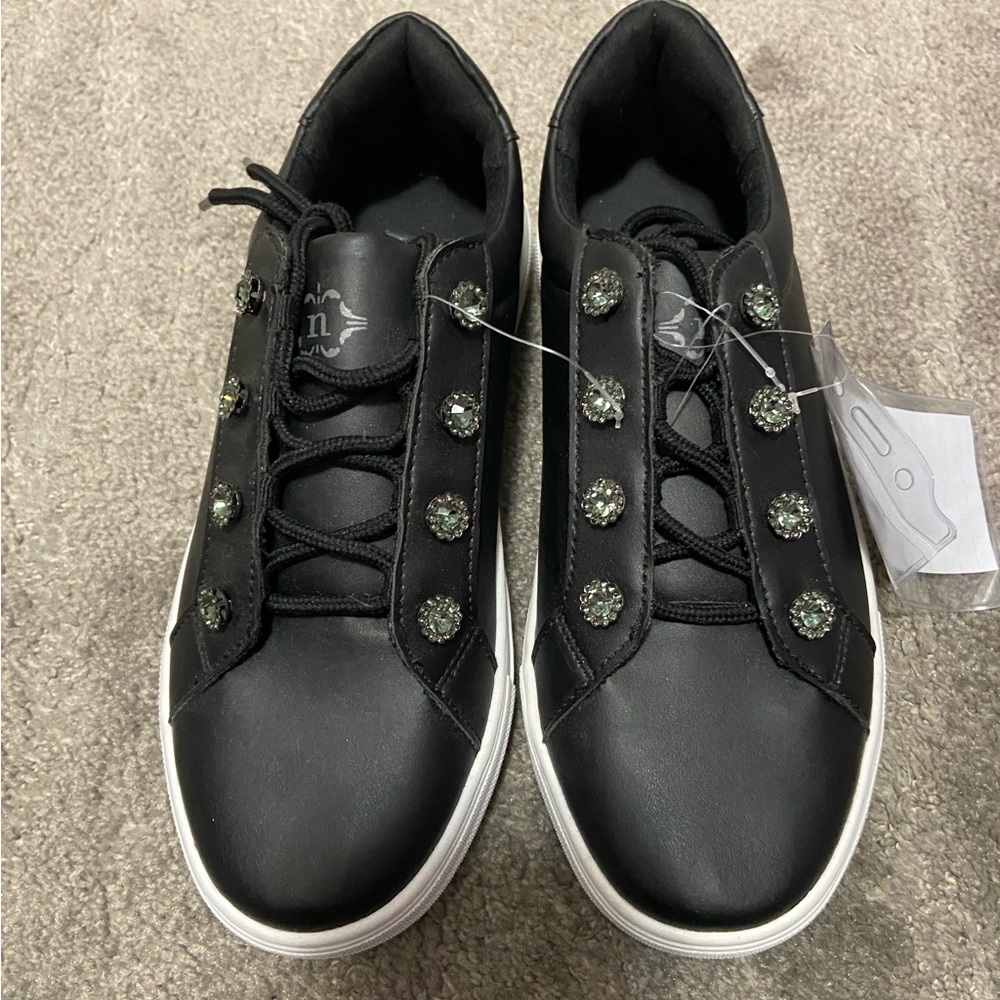NANETTE LEPORE black lace up sneakers
